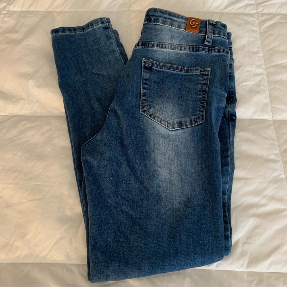 Gogo Distressed Skinny Jeans